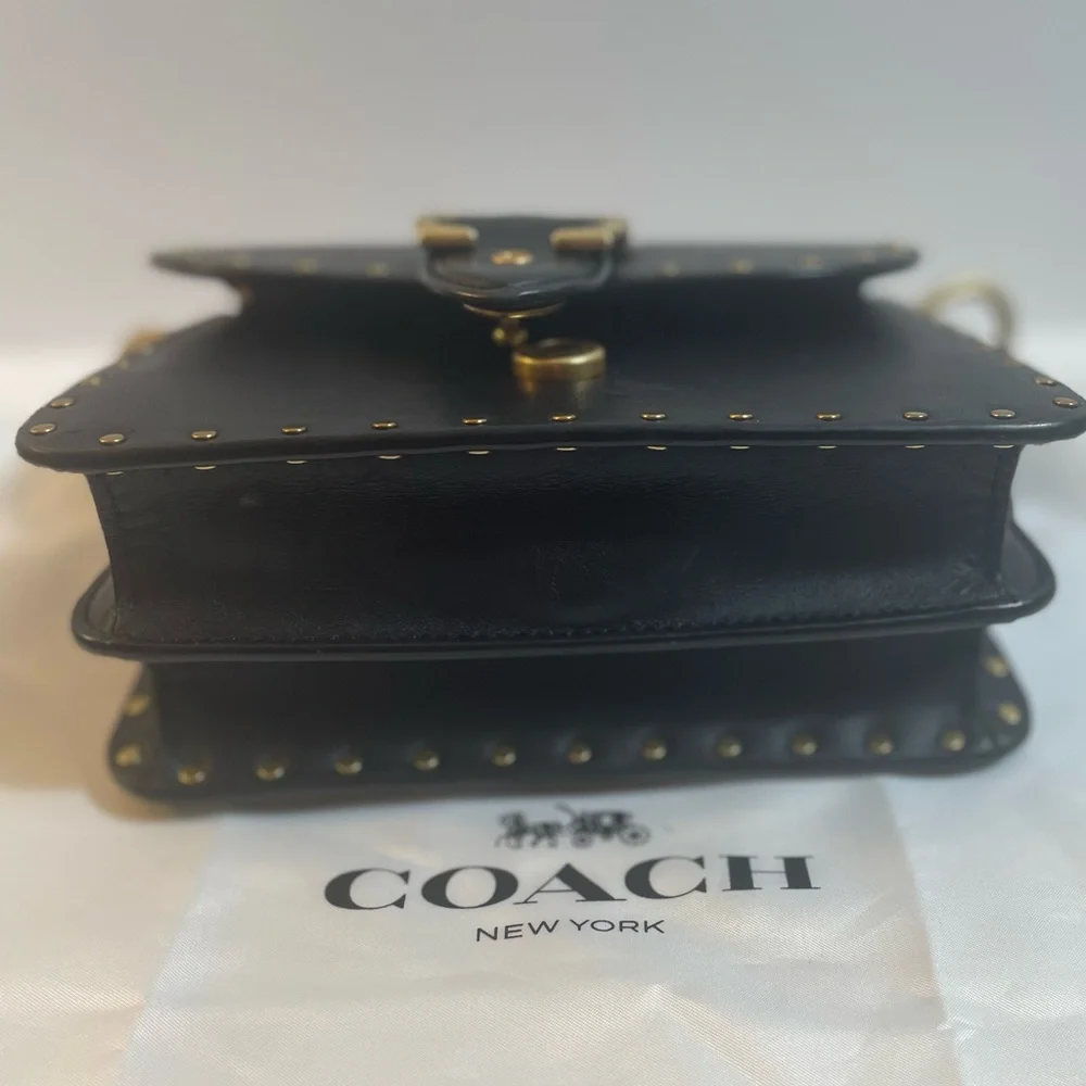 Crossbody Coach - Picture 14 of 16